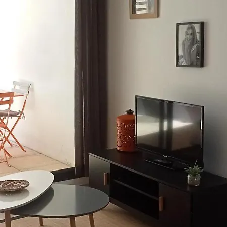 Studio La Rochelle, 1 Piece, 2 Personnes - Fr-1-551-67 Apartment *